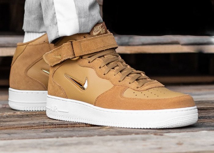 Nike Air Force 1 07 Mid LV8 (804609-200)