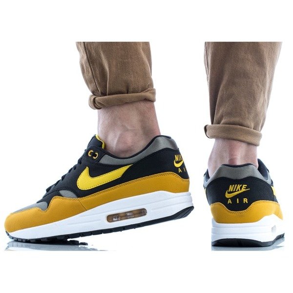 Nike Air Max 1 (AH8145-001)