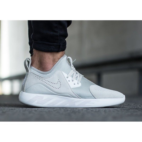 Nike Lunarcharge Premium (923281-002)